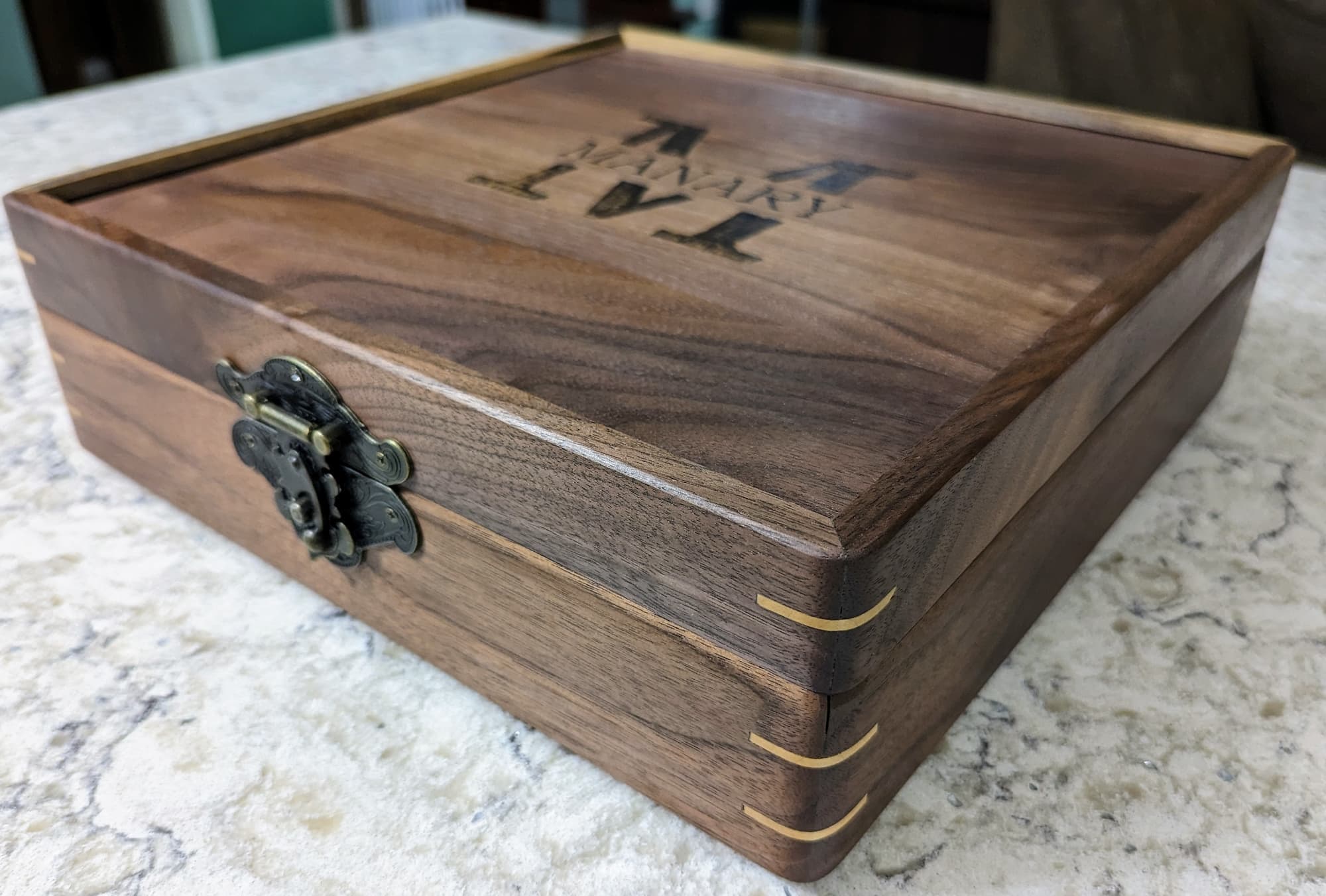 Woodworking project - box walnut