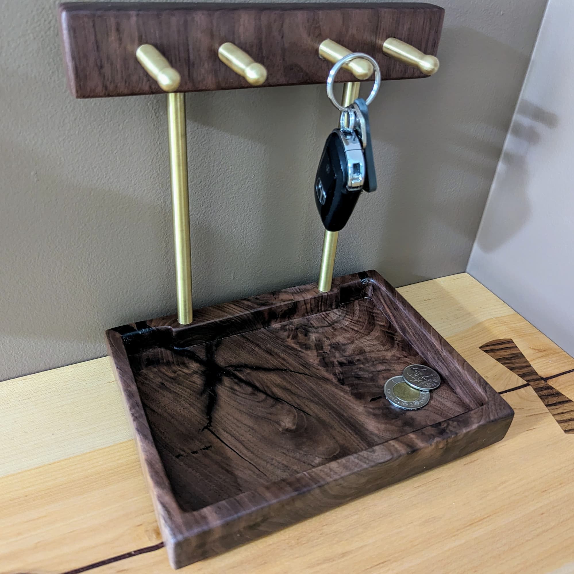 Woodworking project - storage tray walnut brass