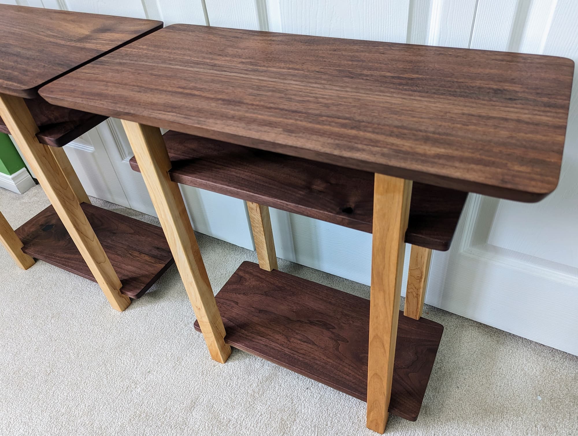 Woodworking project - end tables walnut maple